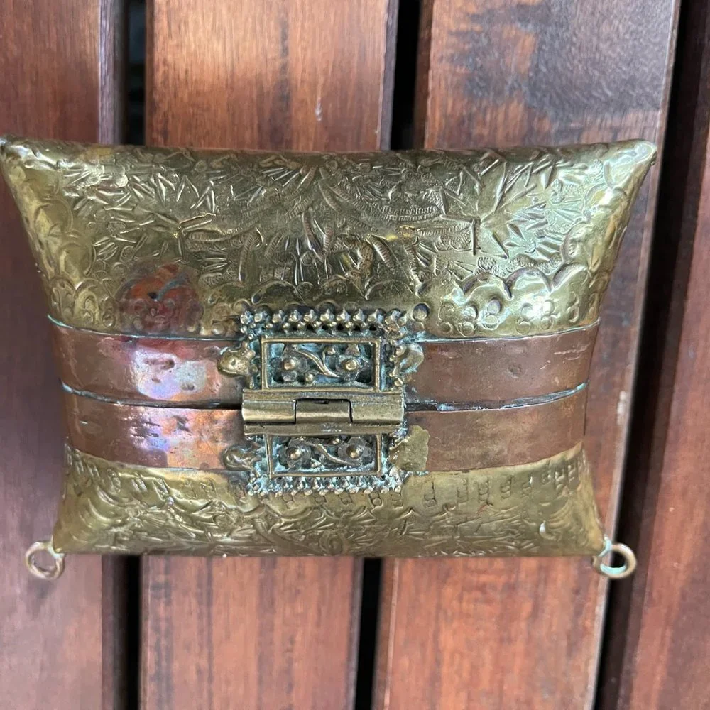 Vintage Brass and Copper Pillow Purse - Jewelry Box - Picture 2 of 3